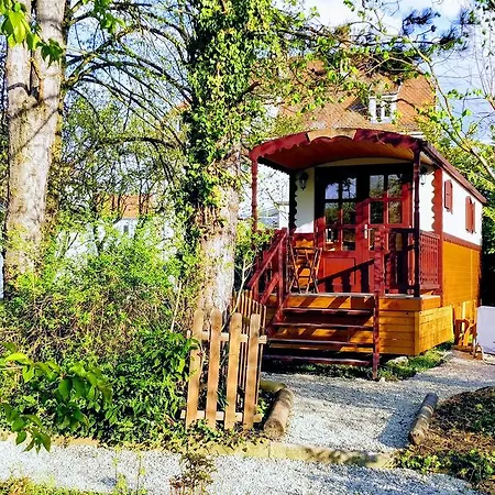Chalet Roulotte Comtoise A *